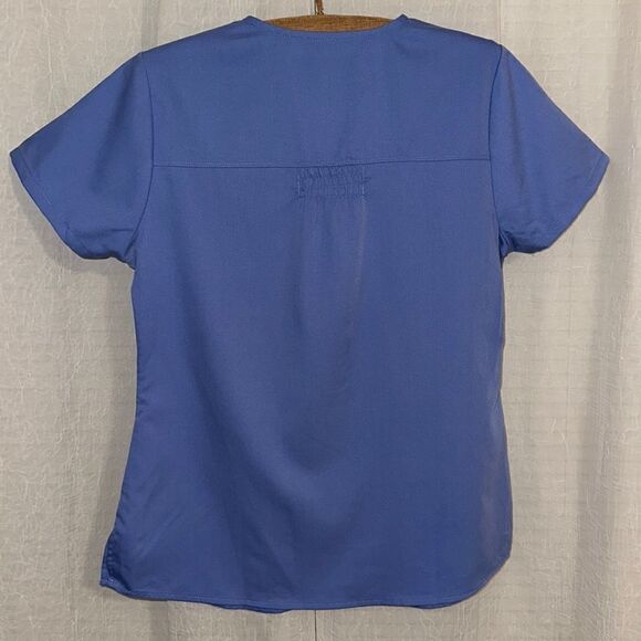 Grey’s Anatomy M V Neck Scrub Top in Ceil Blue - Picture 2 of 11